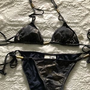 VS bikini